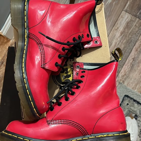 Dr Martens Red Air Wair Patent Leather combat boots - Picture 7 of 7